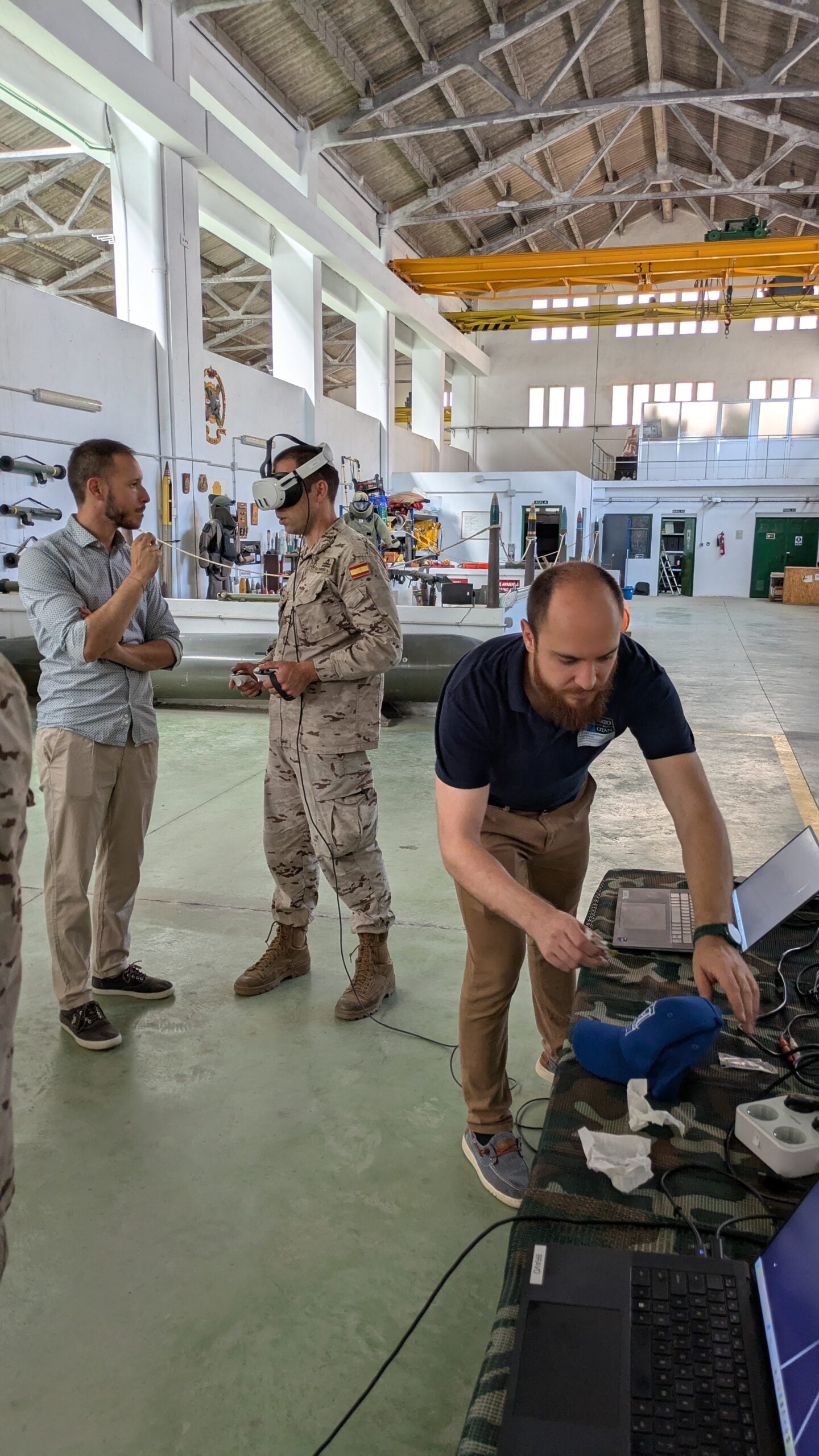 Photos taken during a demonstration organized with the Spanish Navy Diving Centre (CBA) and the Mine Countermeasures Unit (UBMCM).